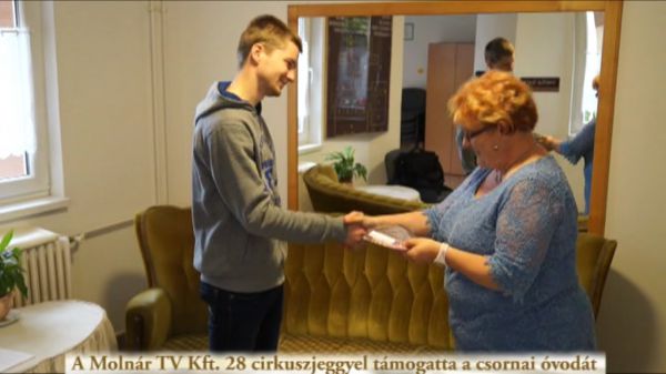 A Molnár TV Kft. 28 cirkuszjeggyel támogatta a csornai óvodát